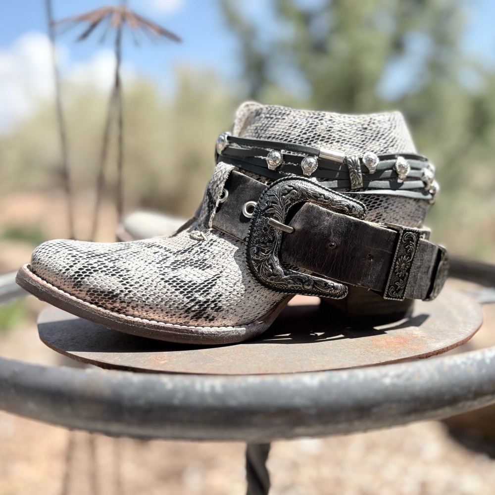 Freebird By Steven Saloon Booties - Picture 6 of 16